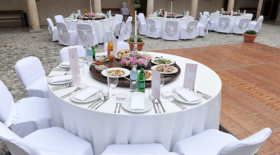 What Are the Best Tips for Table and Chair Rental?