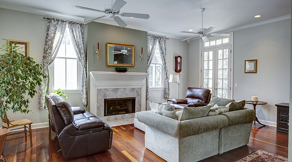 Luxury modern livingroom with fireplace